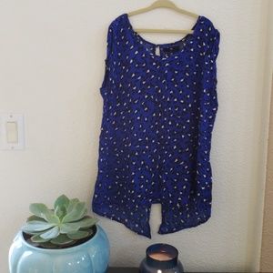 Gap Blue leopard print top